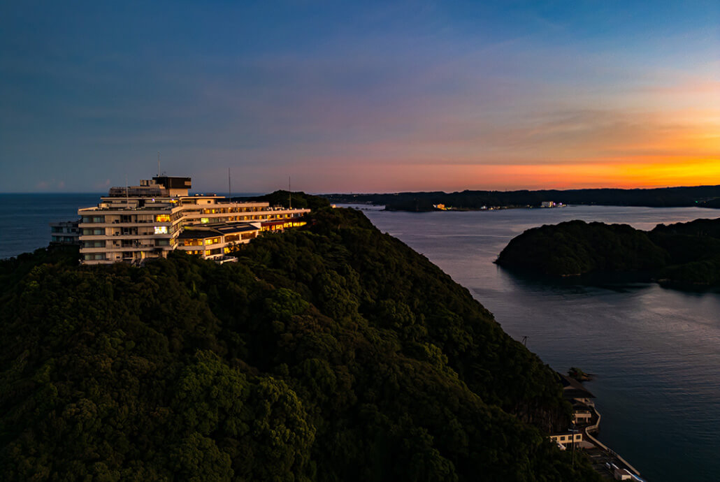 ホテル浦島公式サイトに掲載されている山上館の館内