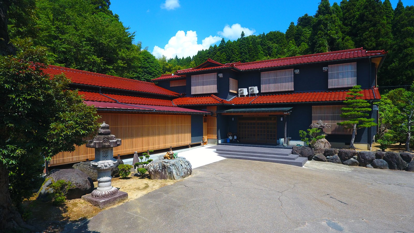 氷見温泉郷 民宿いけもりの施設外観